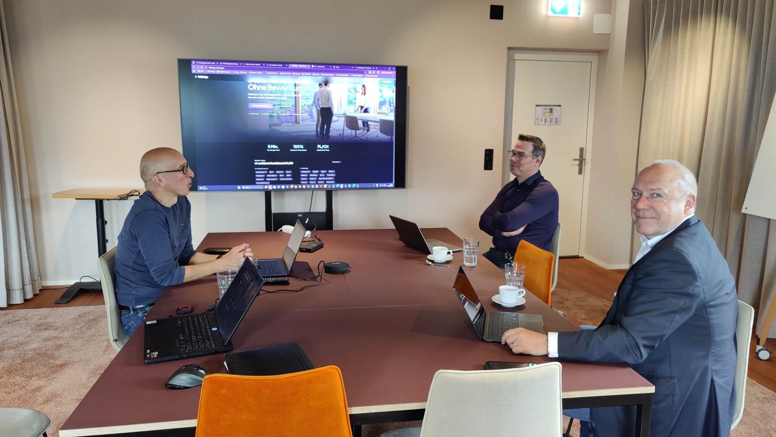 Hartmut Hübner, Alexander Jeeves und Manuel Pfiffner bei einem RheinTalent-Treffen im März 2026